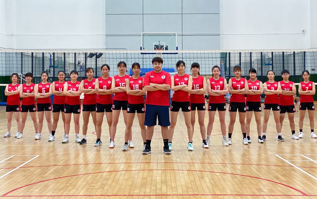 2019-2020-UM-Womens-Volleyball-Team-Photo