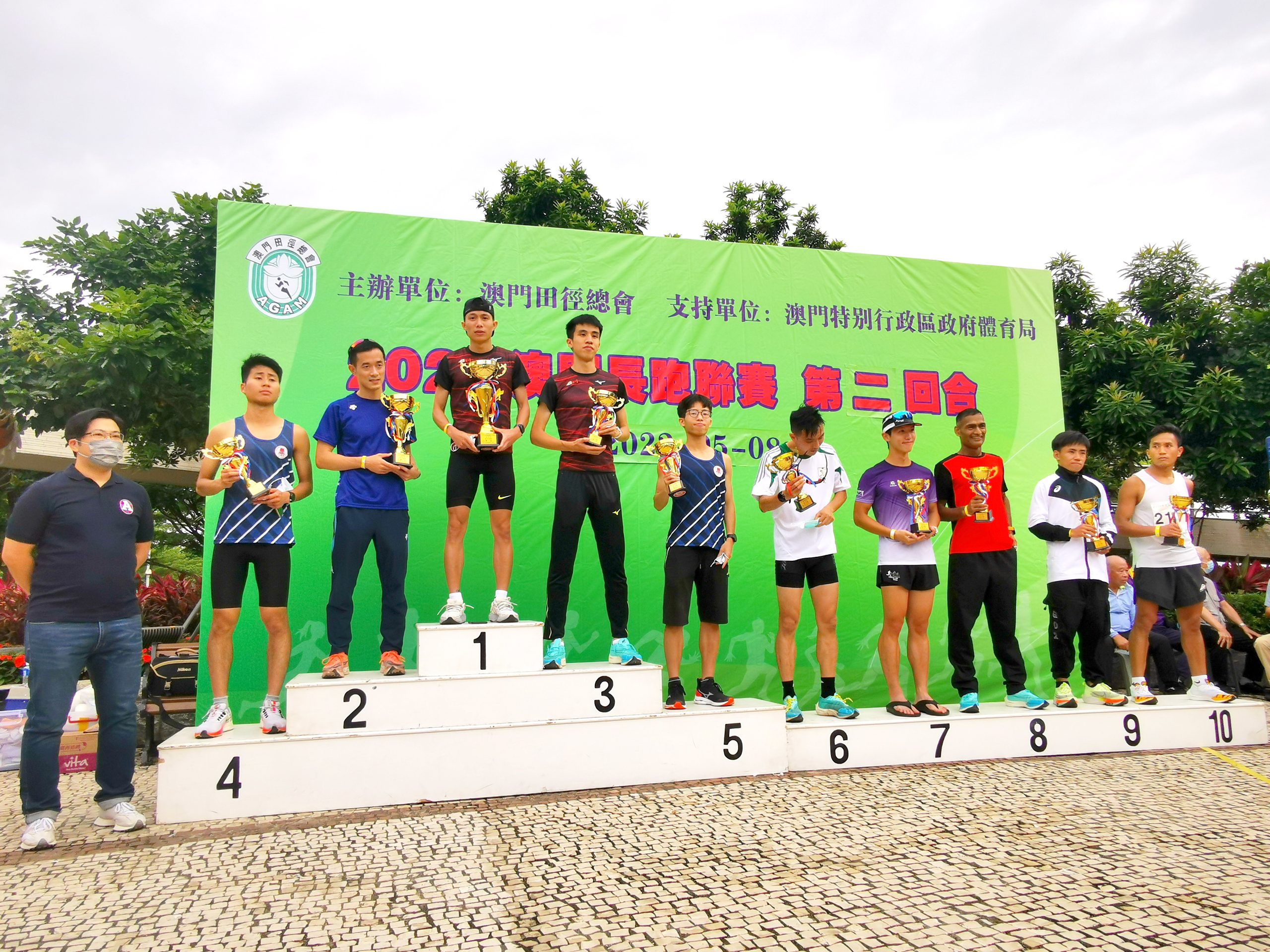 um-track-and-field-team-won-2-prizes-at-2022-macao-road-race-round-2